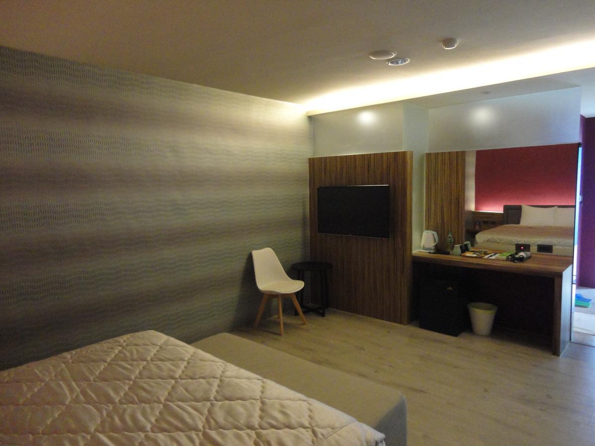 Travel Port Motel Kaohsiung Exterior foto
